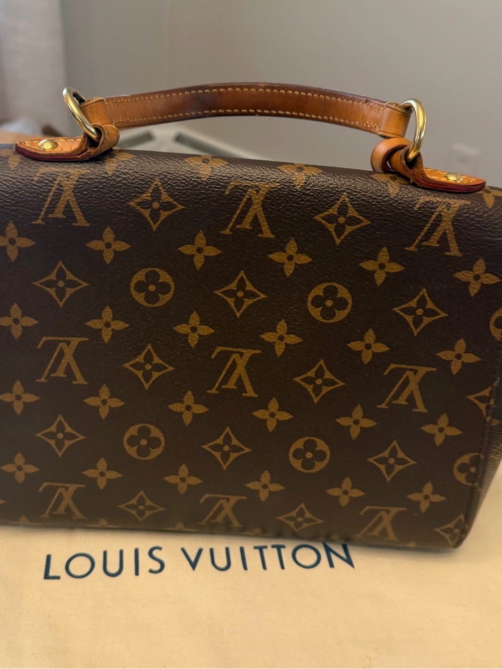Authentic Louis Vuitton Cluny BB Top Handle Bag - with Dust Bag and COA - Picture 6 of 12